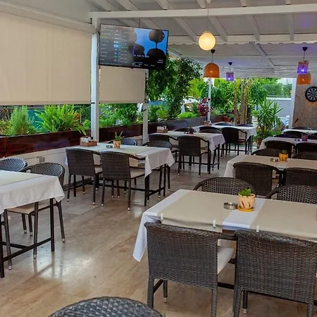Apartment Club Ako