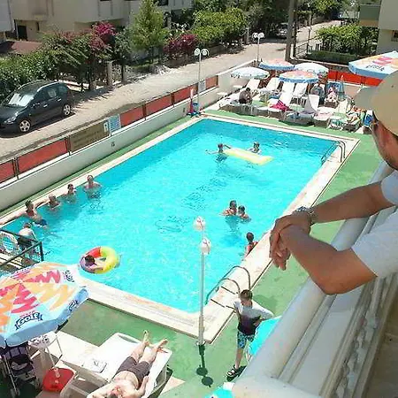 Club Ako Apartment *